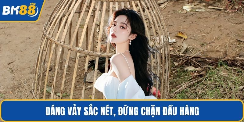 Dáng vảy sắc nét, đứng chặn đầu hàng